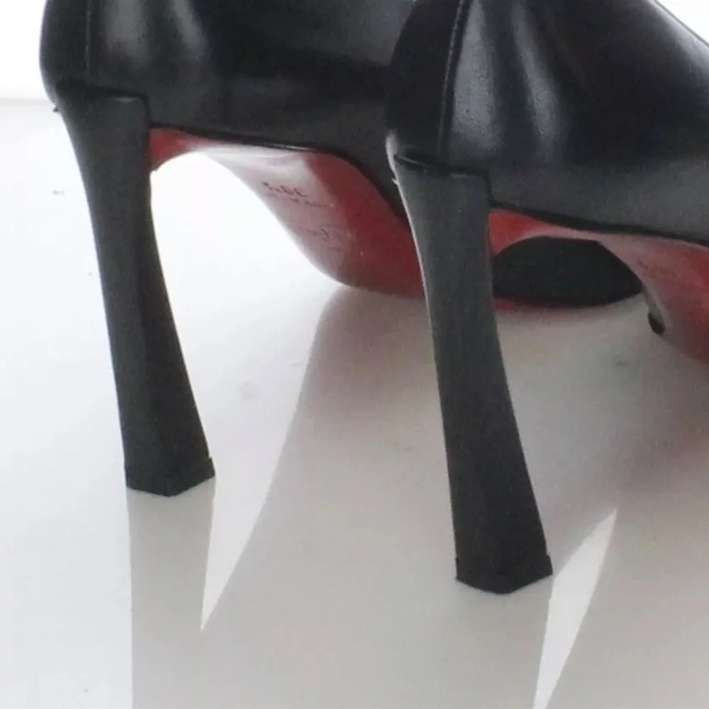 Christian Loubs - Picture 5 of 6